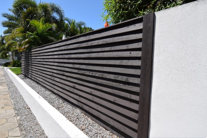 металлический забор жалюзи плюсы и минусы
