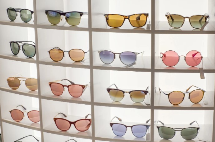 Лучшие солнцезащитные очки: рейтинг моделей по стилю и удобству